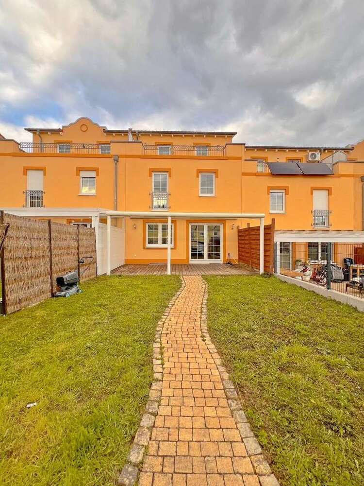 Haus zum Mieten in Frankfurt am Main 3.100 € 170.5 m²