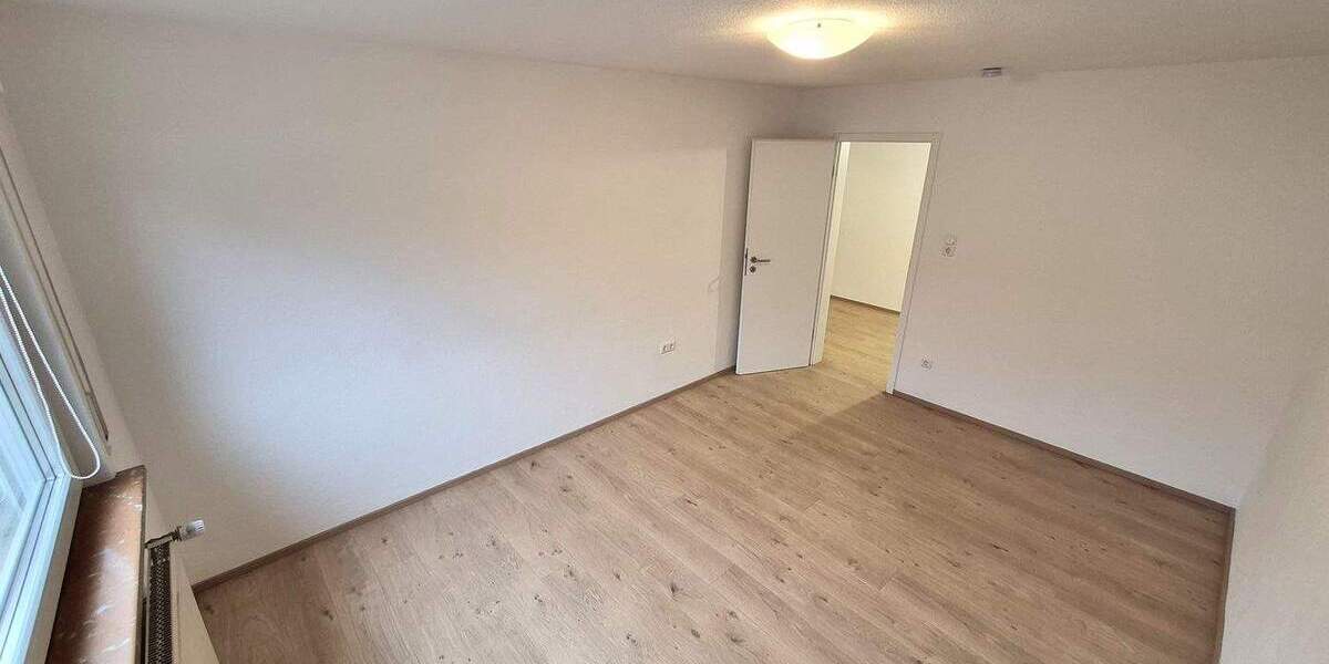 Etagenwohnung Rüsselsheim am Main Rüsselsheim - 3 Zimmer, 112 m&sup2;, 1.300&euro; | Angebot:25319091
