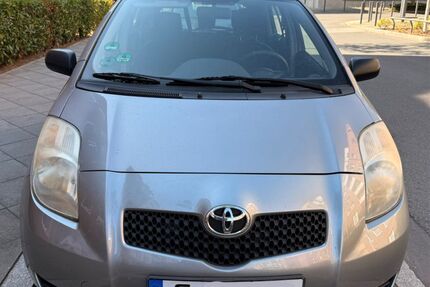 Toyota Yaris 140.000 km 2.999 &euro; Darmstadt - Arheilgen 64291
