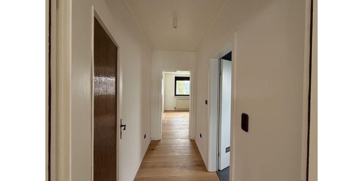 Ruhig & zentral: Helle 5-ZKBF mit Terrasse & Keller Bäder NEU - Etagenwohnung Pfungstadt | Angebot:26553637