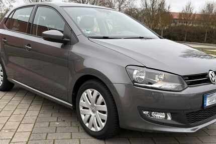 VW Polo 83.300 km 7.590 &euro; Mörfelden-Walldorf 64546