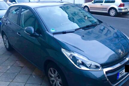 Peugeot 208 82.000 km 6.990 &euro; Frankfurt 60311