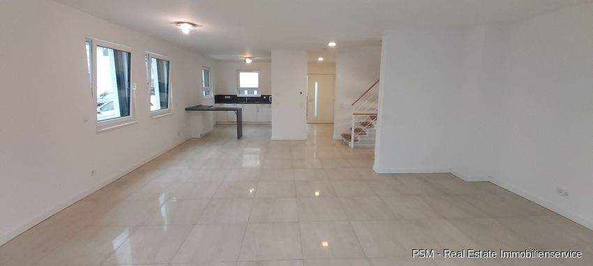 Reihenmittelhaus Flörsheim / Weilbach Weilbach - 6 Zimmer, 221 m&sup2;, 2.800&euro; | Angebot:25678837