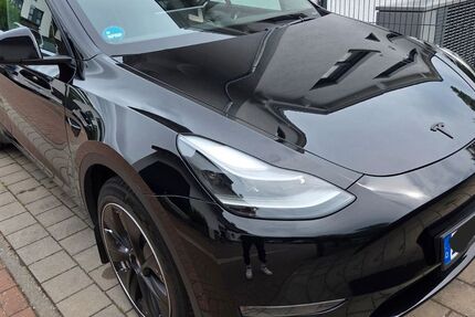Tesla Model Y 82.000 km 30.800 &euro; Groß Zimmern 64846