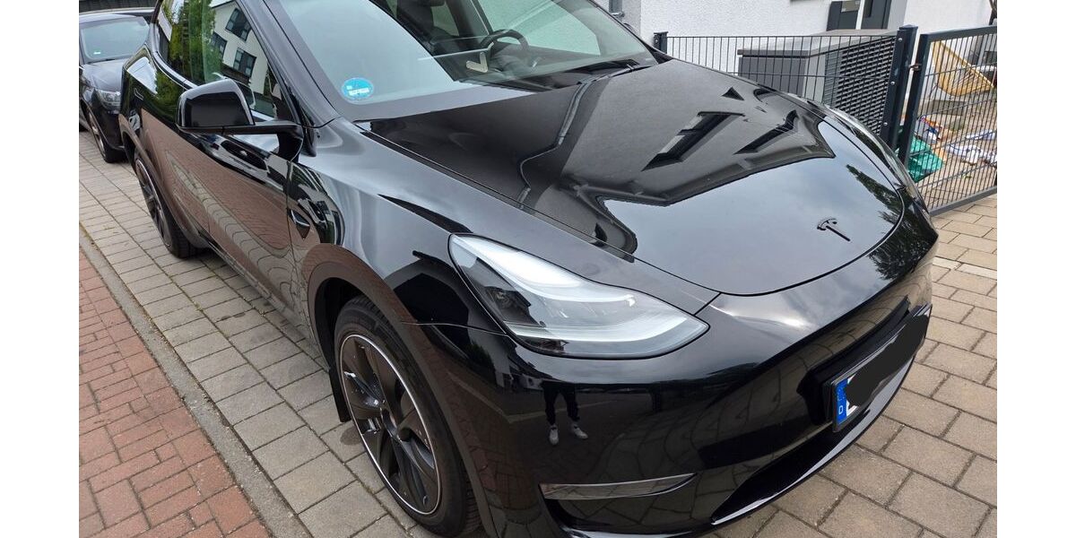 Tesla Model Y 82.000 km 30.800 &euro; Groß Zimmern 64846