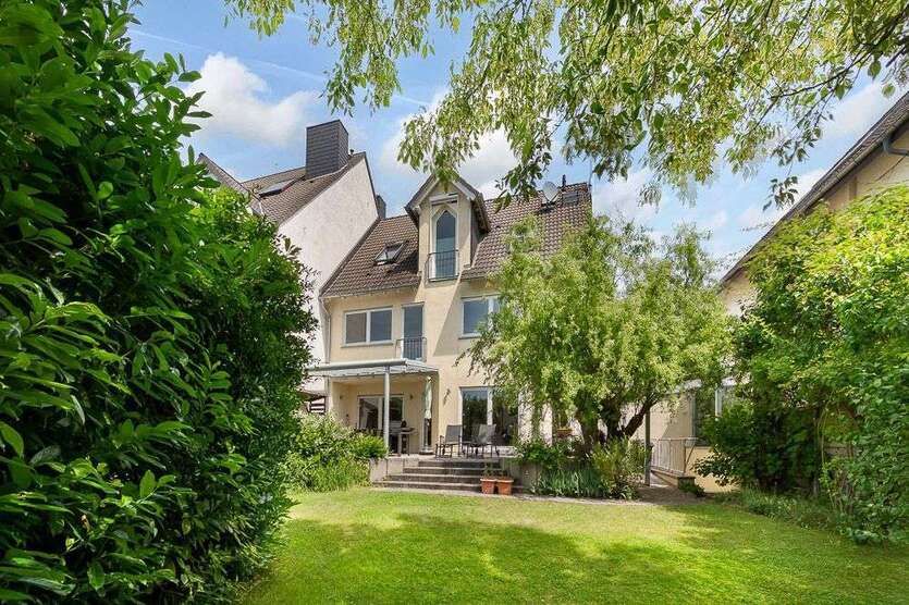 Haus zum Kaufen in Dreieich 865.000 € 229.93 m²