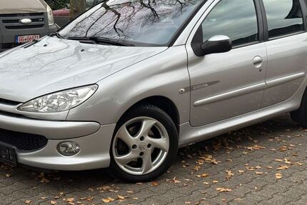 Peugeot 206 150.000 km 2.398 &euro; Rüsselsheim 65428