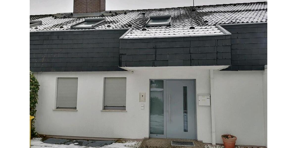 Besondere Immobilie mit zeitloser Architektur in ruhiger Lage 4 zimmer