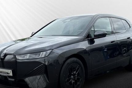 BMW iX 7.968 km 60.890 &euro; Rüsselsheim 65428