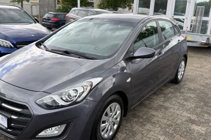 Hyundai i30 125.000 km 7.490 &euro; Darmstadt 64293