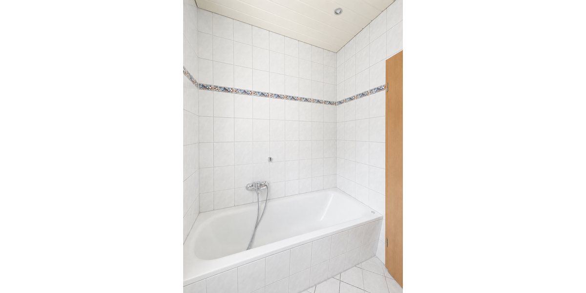 Zweifamilienhaus in Langen mit Garten und Hof - Mehrfamilienhaus, Wohnhaus Langen | Angebot:27280800