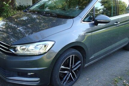 VW Touran 76.100 km 22.499 € Lorsch 64653