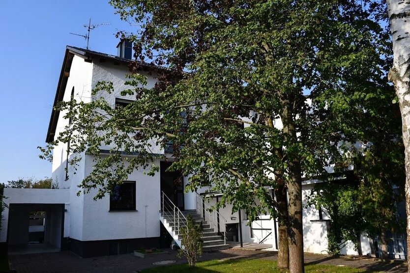 Attraktives Wohnhaus mit Einliegerwohnung für die große Familie 10 zimmer