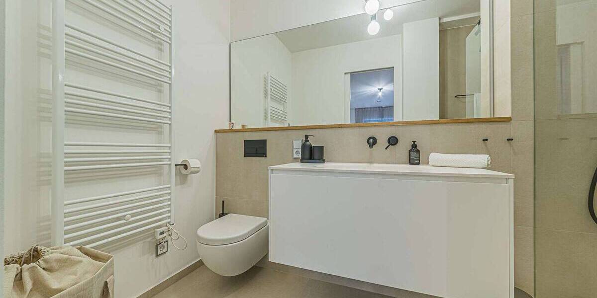 Etagenwohnung Frankfurt am Main Innenstadt - 2 Zimmer, 63 m&sup2;, 2.600&euro; | Angebot:26388792