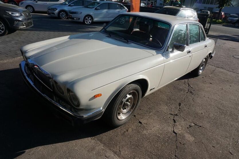 XJ