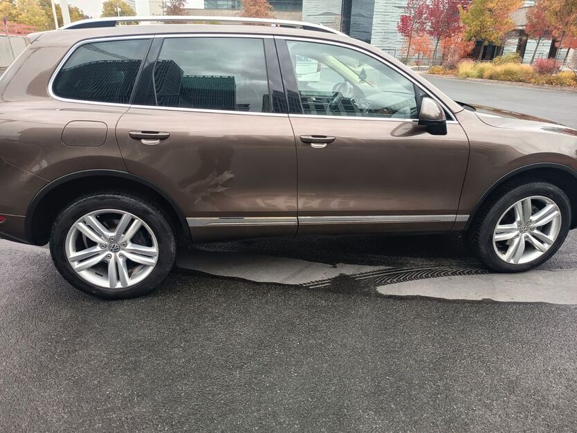 VW Touareg 155.200 km 14.900 € Frankfurt 60486