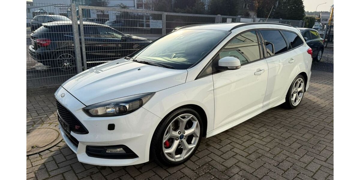 Ford Focus 263.000 km 7.300 &euro; Rödermark 63322