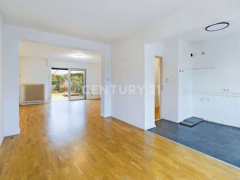 Haus zum Kaufen in Darmstadt 650.000 € 200 m²