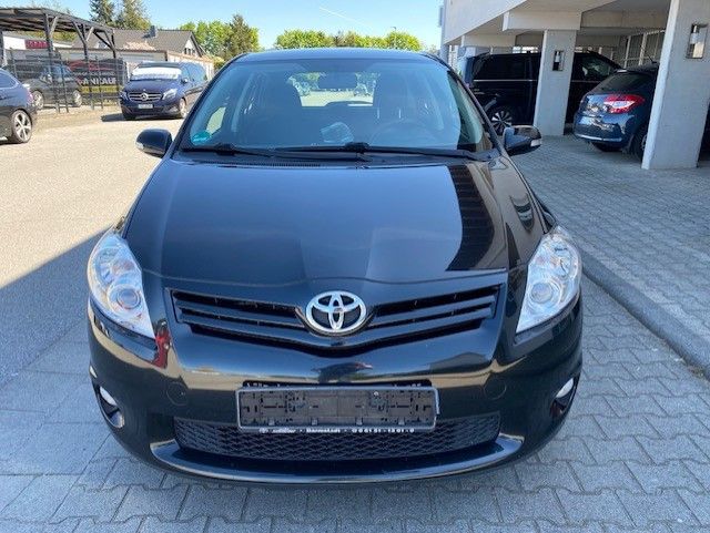 Toyota Auris 117.000 km 6.999 &euro; Bickenbach 64404