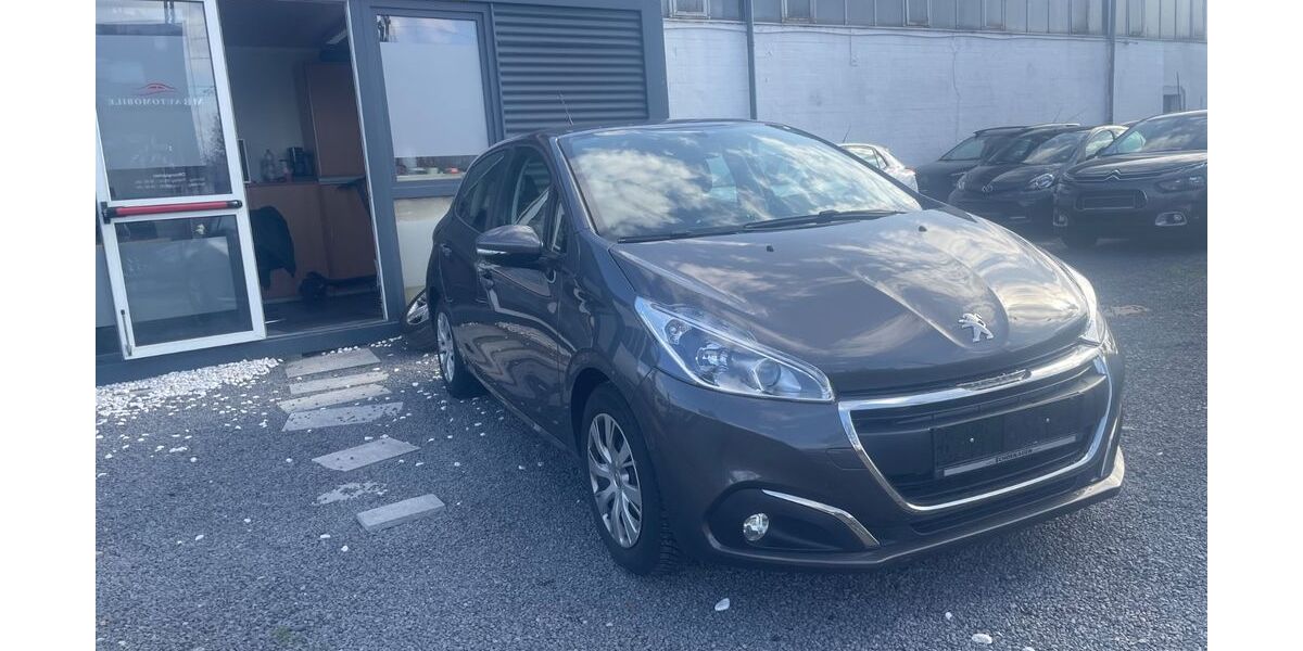 Peugeot 208 64.062 km 7.400 &euro; Raunheim 65479