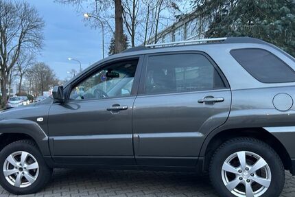 Kia Sportage 156.000 km 3.999 &euro; Offenbach 63069