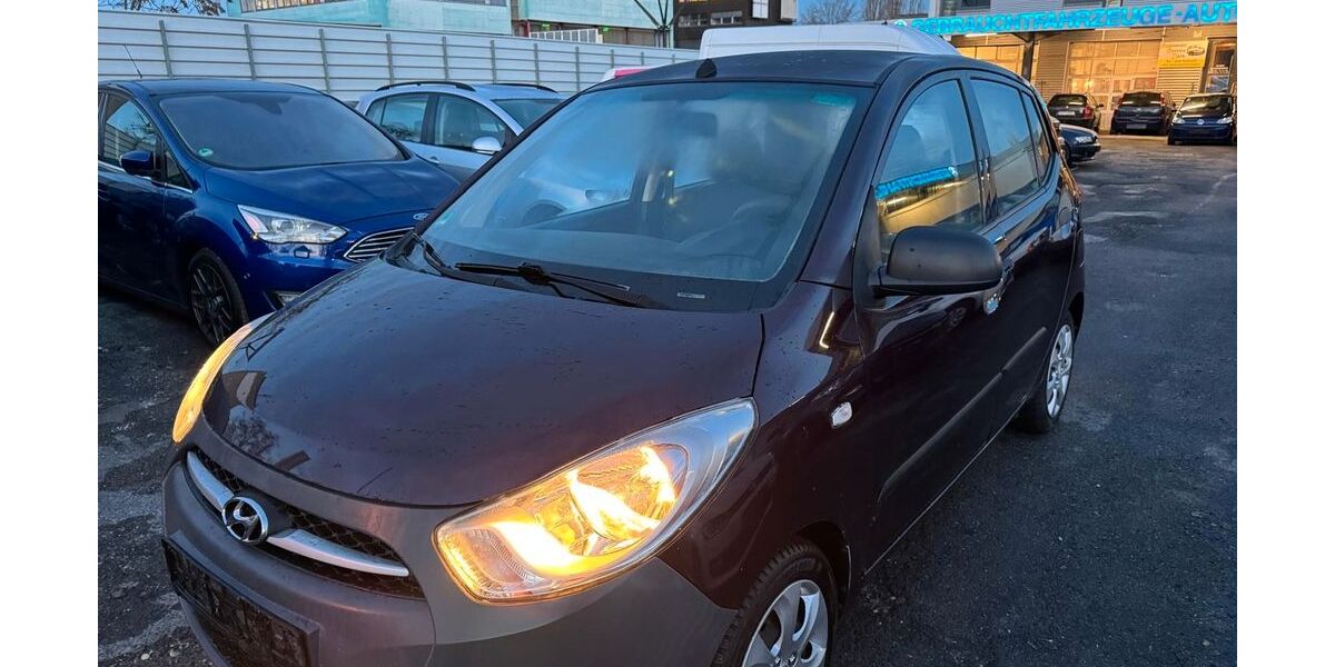 Hyundai i10 98.000 km 3.600 &euro; Frankfurt - Griesheim 65933