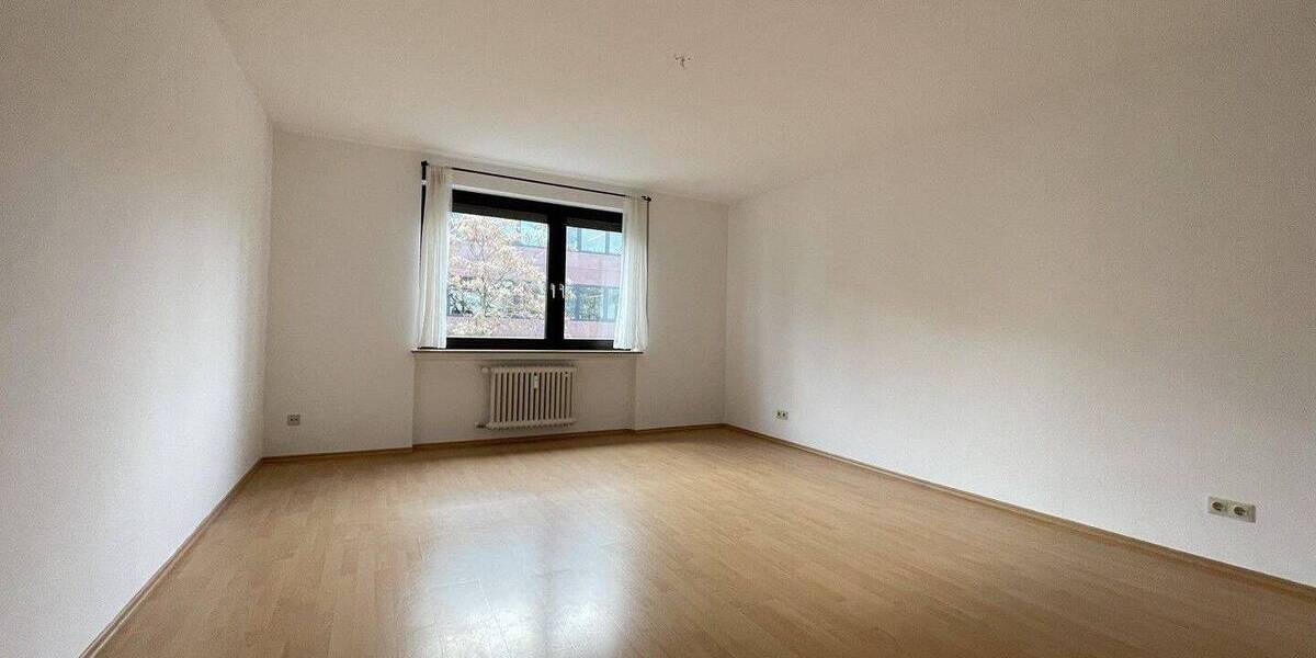 Etagenwohnung Frankfurt am Main Westend-Süd - 4 Zimmer, 120 m&sup2;, 1.990&euro; | Angebot:26903717