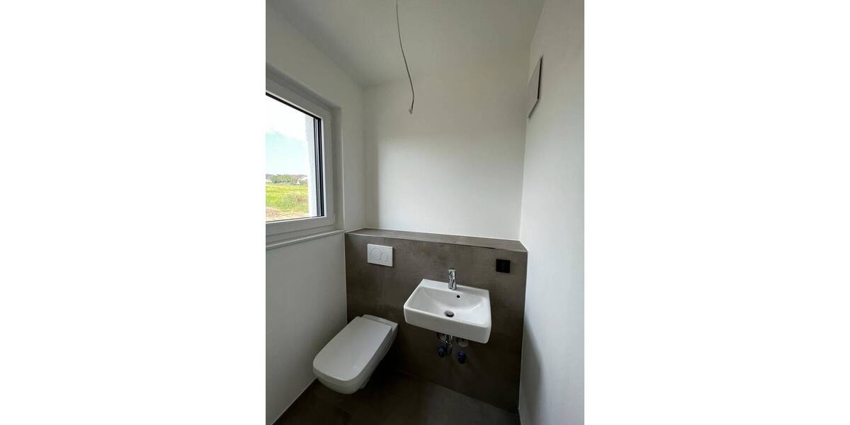 Doppelhaushälfte Mainz Weisenau - 6 Zimmer, 159 m&sup2;, 2.500&euro; | Angebot:25683725