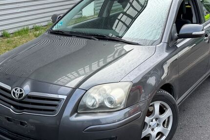Toyota Avensis 305.000 km 1.800 &euro; Frankfurt am Main 65933