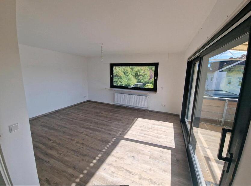 Zweifamilienhaus, 158 qm Wohnfläche, 734 qm Grund, provisionsfrei