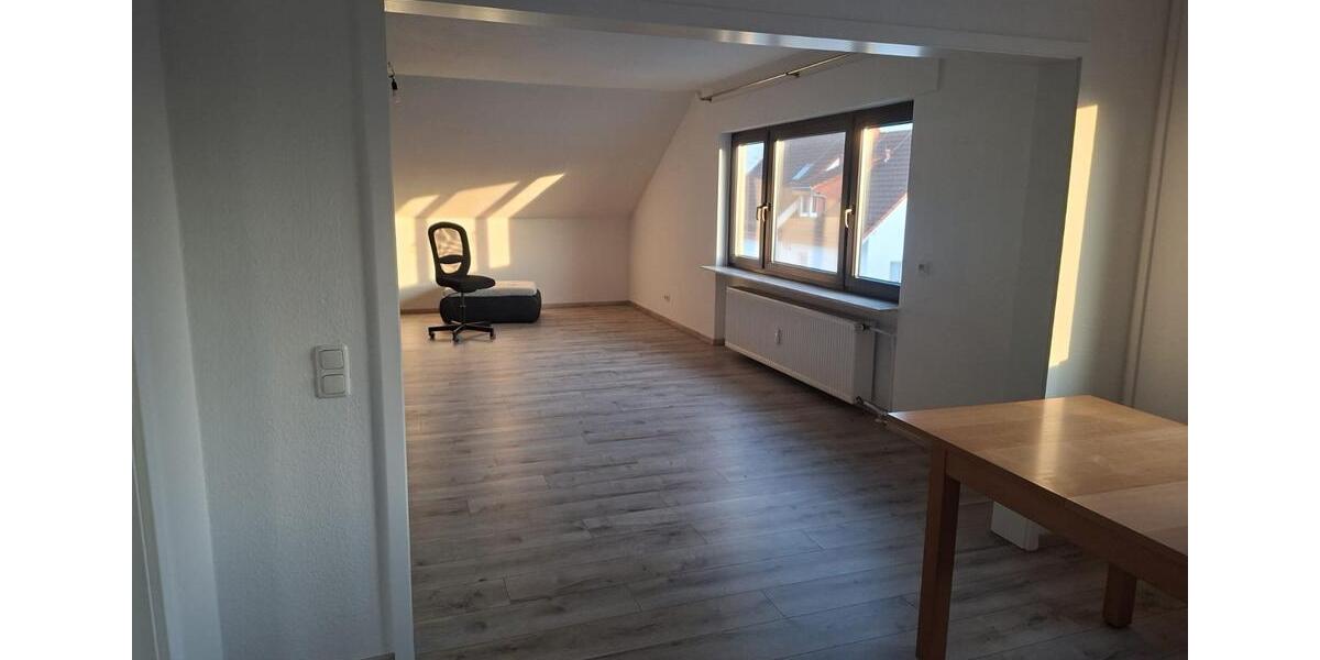Dachgeschoßwohnung Weiterstadt - 4 Zimmer, 128 m&sup2;, 1.300&euro; | Angebot:25161520