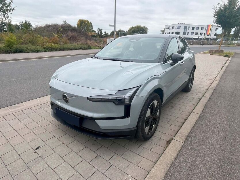 Volvo EX30 28.100 km 31.000 € Frankfurt 60599