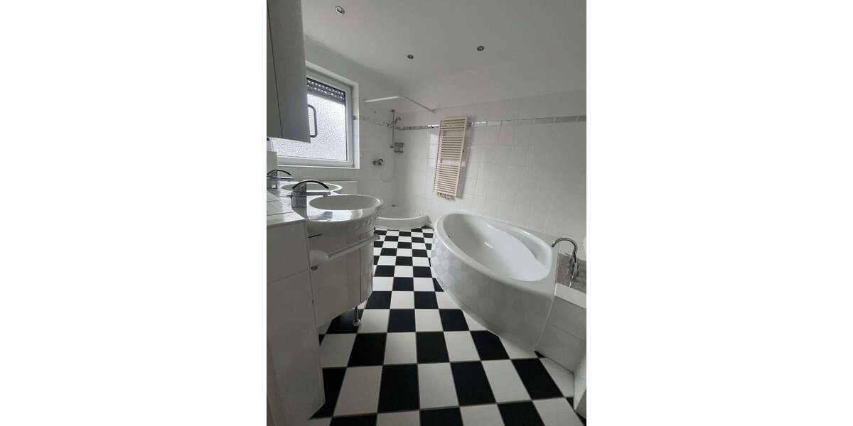 Etagenwohnung Hofheim am Taunus - 4 Zimmer, 116 m&sup2;, 429.000&euro; | Angebot:25793698