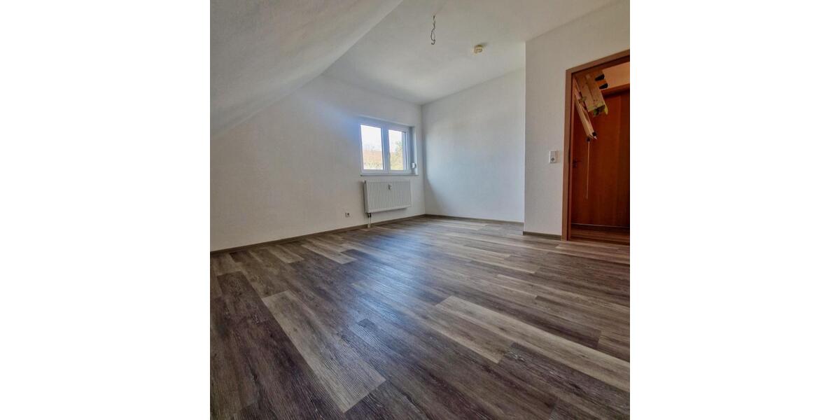 Dachgeschoßwohnung Bürstadt - 3 Zimmer, 72 m&sup2;, 930&euro; | Angebot:26302637