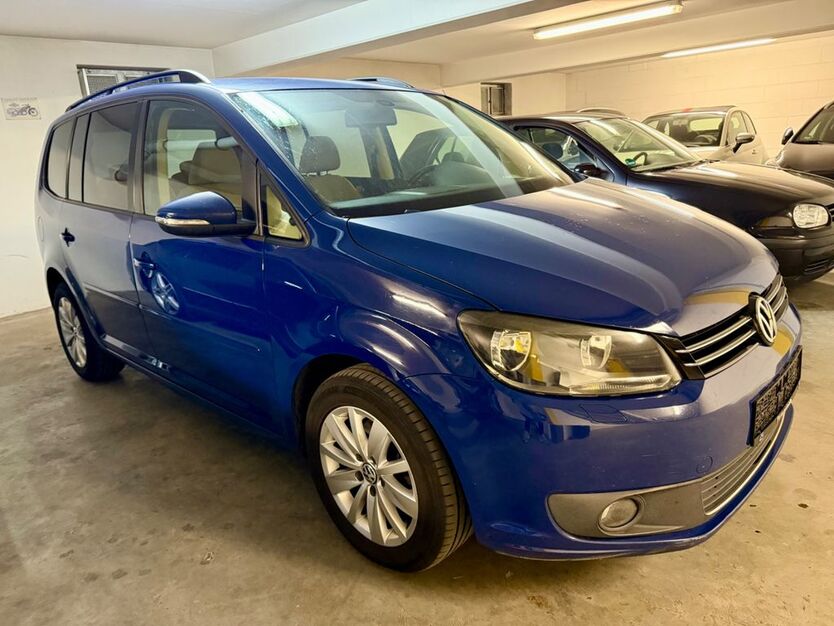 VW Touran 265.000 km 5.990 € Offenbach am Main 63065