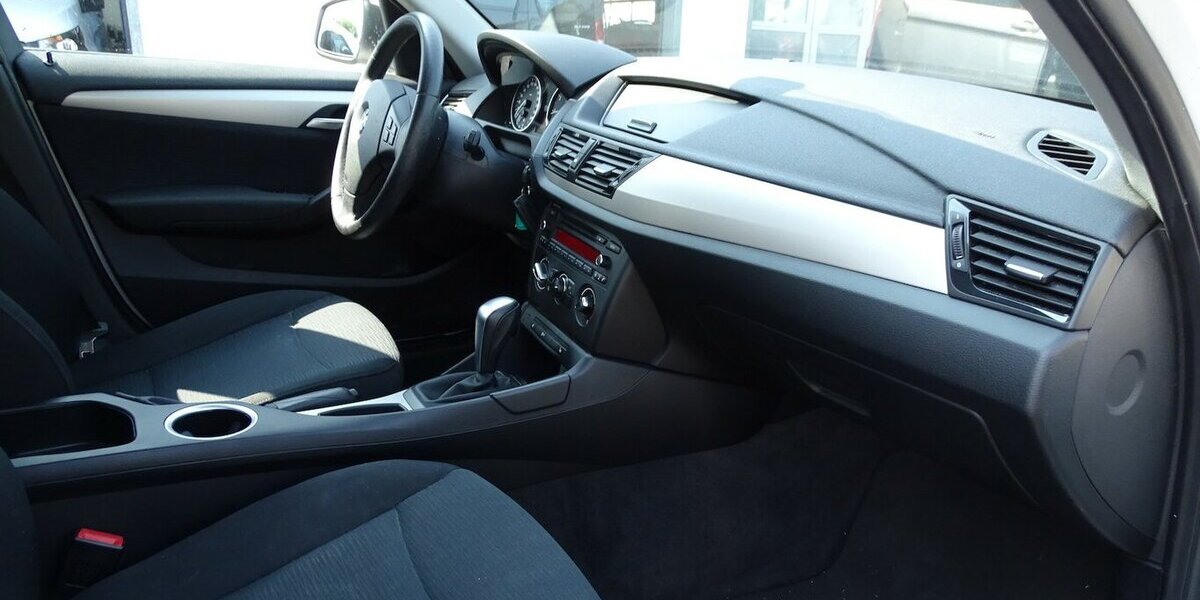 BMW X1 1.8l i sDrive, Steptronic, Sitzheizung, PDC hin 154.921 km 8.690 &euro; Rodgau 63110