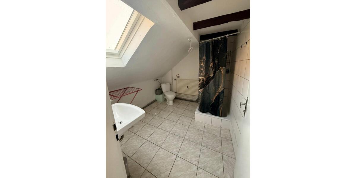 Dachgeschoßwohnung Darmstadt - 3 Zimmer, 64 m&sup2;, 1.100&euro; | Angebot:25440024