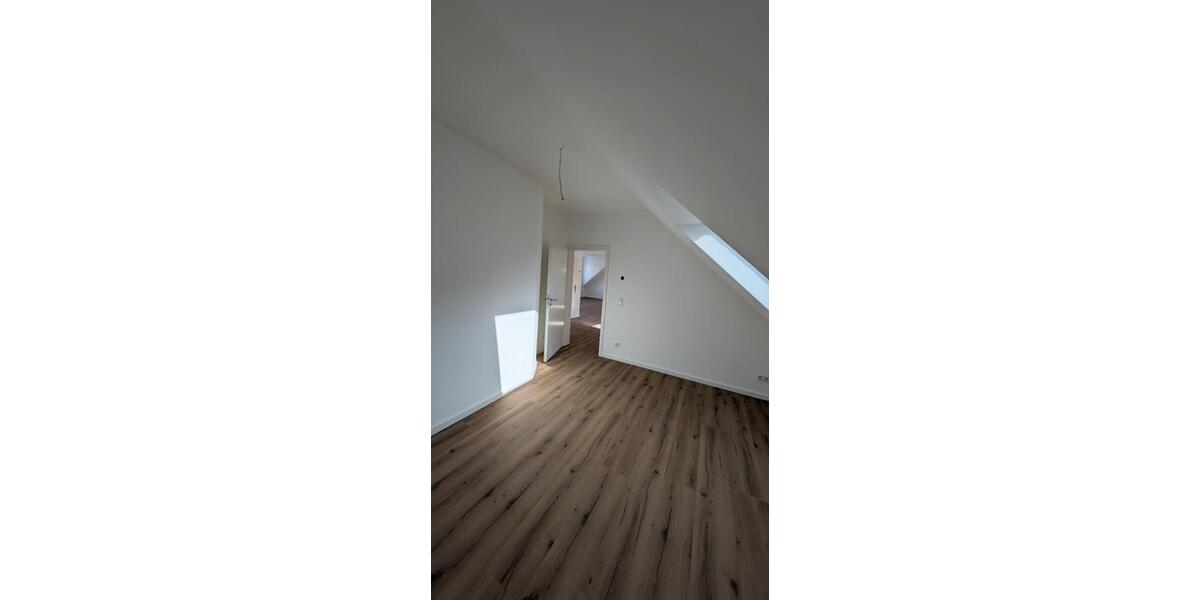 Dachgeschoßwohnung Mainz Laubenheim - 3 Zimmer, 82 m&sup2;, 1.312&euro; | Angebot:25934728