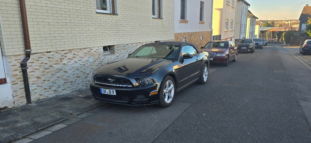 Ford Mustang 128.500 km 17.500 &euro; Obertshausen 63179