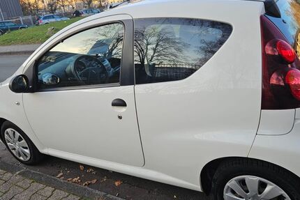Peugeot 107 62.000 km 2.900 € Frankfurt am Main 60431