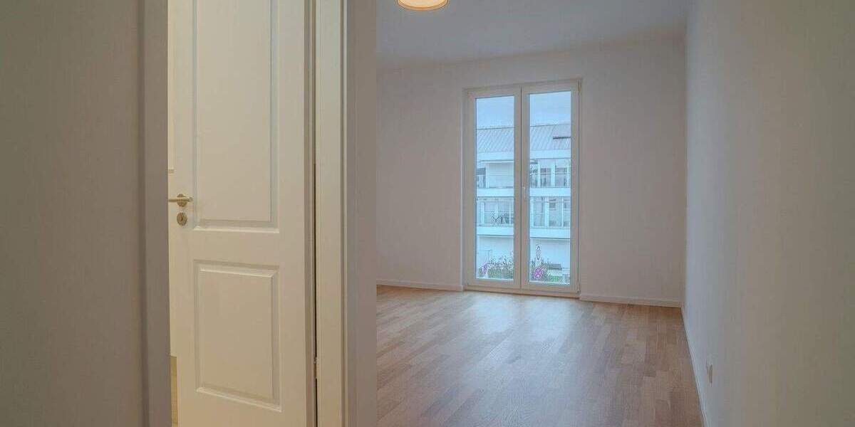 Etagenwohnung Frankfurt am Main Hausen - 4 Zimmer, 145 m&sup2;, 3.625&euro; | Angebot:25736904