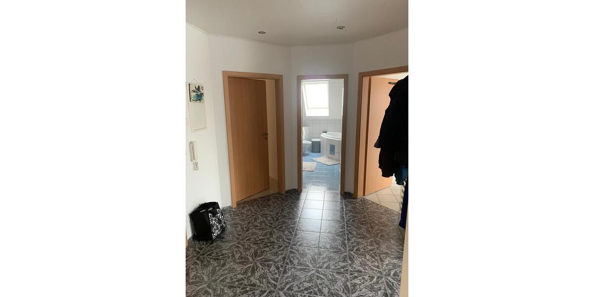 Etagenwohnung Riedstadt - 3 Zimmer, 85 m&sup2;, 1.100&euro; | Angebot:26547074