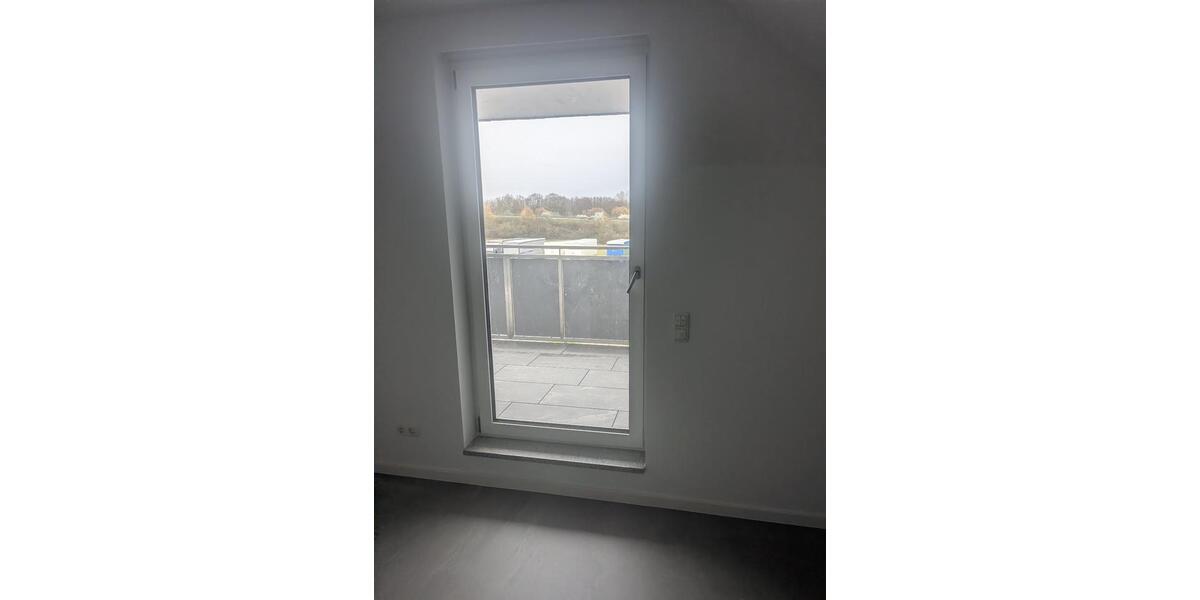 Etagenwohnung Nauheim - 5 Zimmer, 140 m&sup2;, 1.650&euro; | Angebot:25536017