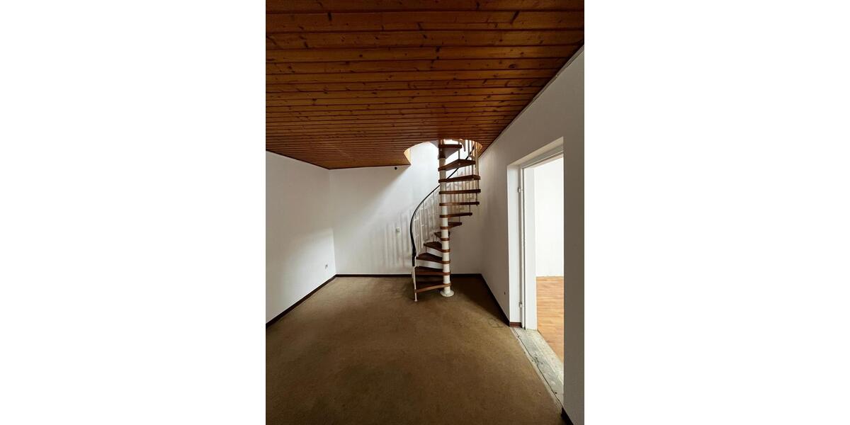 5-Zimmer Wohnung mit ca. 45qm großer Dachterrasse in bester Innen 5 zimmer