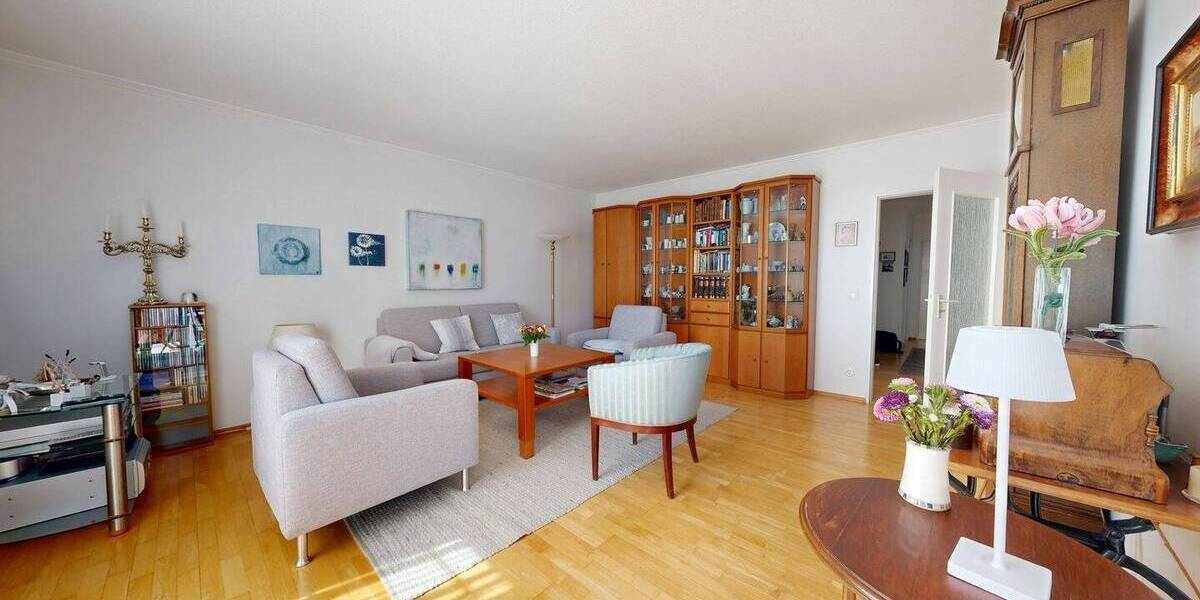 Bezugsfreie 3-Zimmer Wohnung in Rödelheim I großer Balkon I Tiefgaragenstellplatz I Einbauküche 3 zimmer