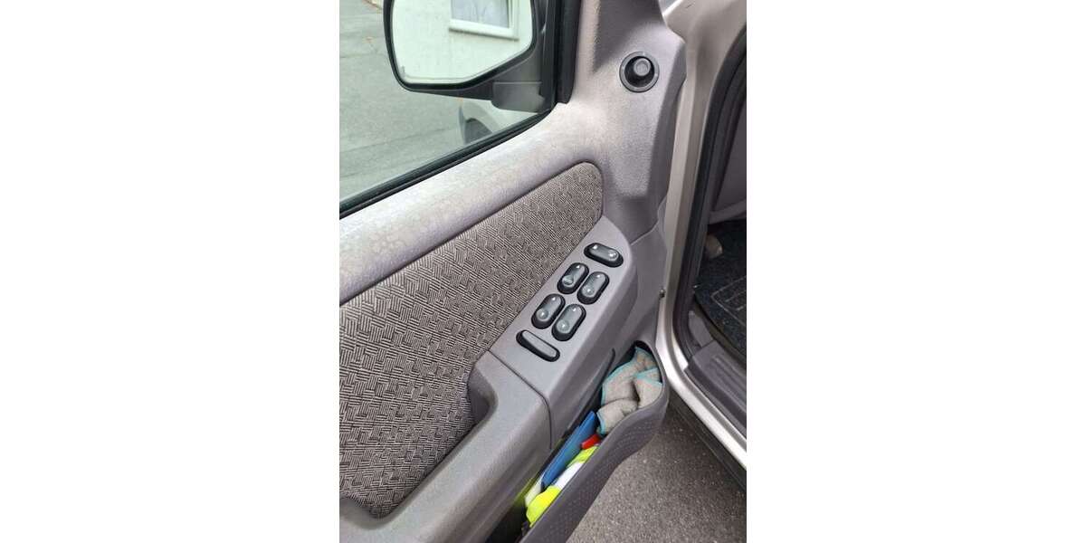 Ford Explorer 270.000 km 2.000 &euro; pfungstadt 64319