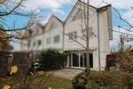 Modernisiertes Reiheneckhaus in Babenhausen - Gartenidylle und eigene Tiefgarage inklusive 5 zimmer