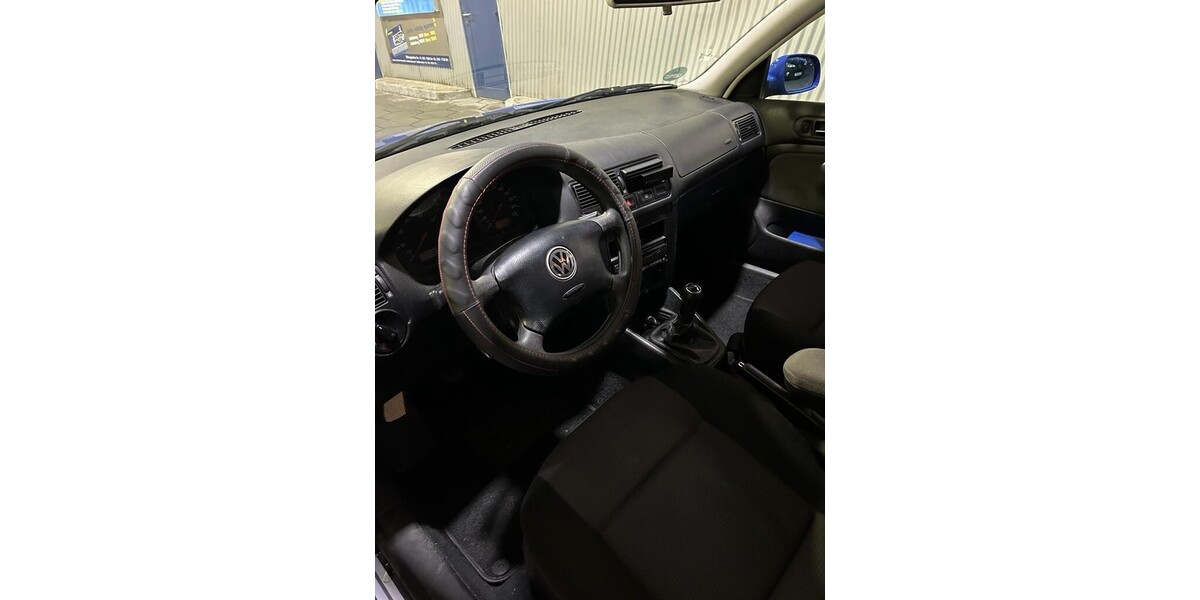 VW Golf IV 162.000 km 2.600 &euro; Frankfurt am Main 60311