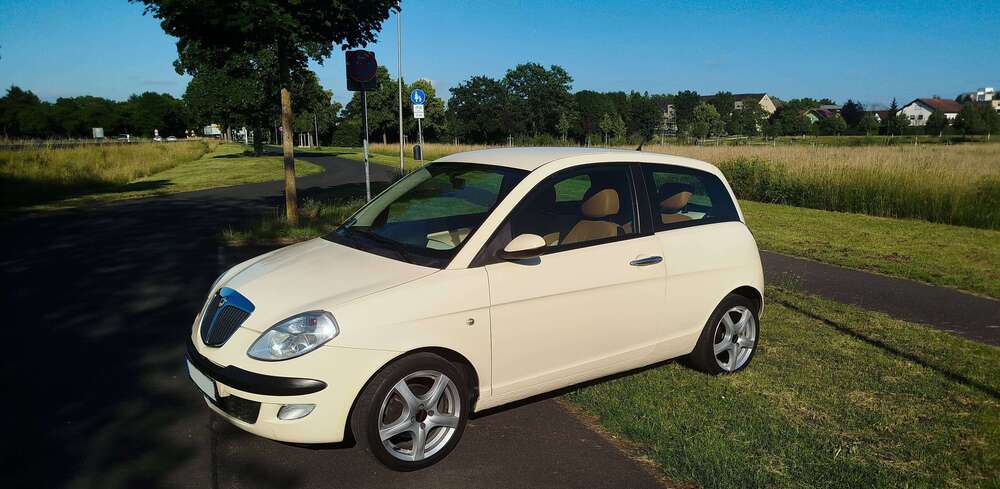 Lancia Ypsilon 161.859 km 2.800 &euro; Frankfurt am Main, Stadt 60388