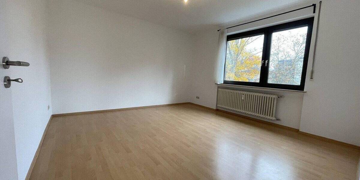 Etagenwohnung Frankfurt am Main Westend-Süd - 4 Zimmer, 120 m&sup2;, 1.990&euro; | Angebot:26903717